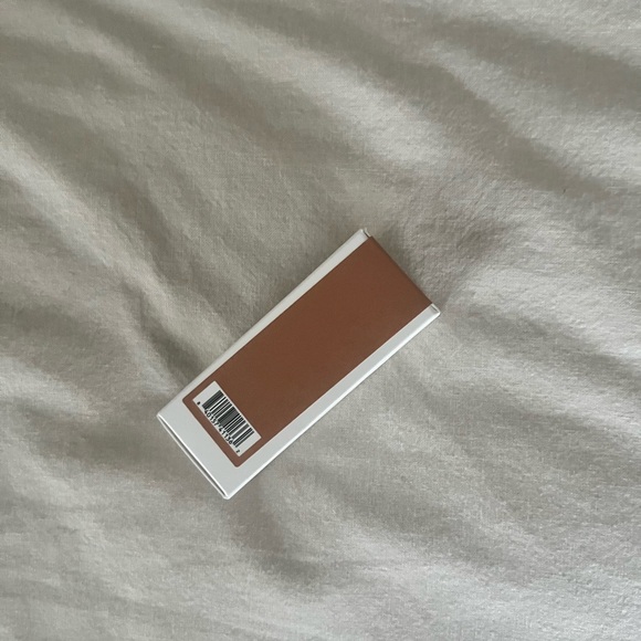 Milk Makeup Future Fluid Creamy Longwear Hydrating Concealer in “15nw” - Picture 4 of 6